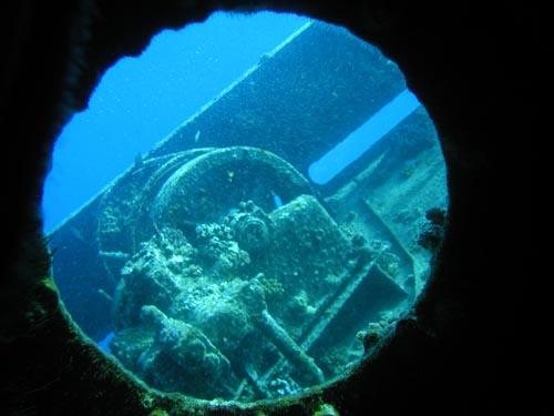 ghiannis d porthole.jpg
